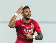 北京人和客场逼平广州恒大,保持不败(北京人和俱乐部办公室已经搬空 球员们各奔前程) 北京人和客场逼平广州恒大,保持不败(北京人和俱乐部办公室已经搬空 球员们各奔前程)